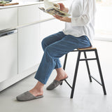 スツール黒使用イメージ