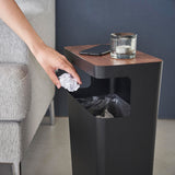 ゴミ捨てシーン黒