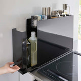 引き出しを開けるシーン