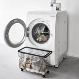 洗濯機の前に置いたバスケット(ブラック)