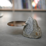 石の台座  小ぶり