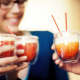 手に持ったグラス