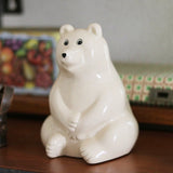 棚に飾った貯金箱