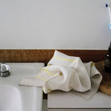 イエローと洗面所