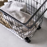 【tower】ランドリーバスケット キャスター付き ワイド&ロー - イルムス オンラインストア