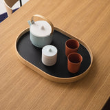 ブラックと茶器上から