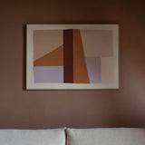 ポスターとブラウンの壁