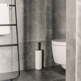 トイレブラシをトイレに置いた使用イメージ