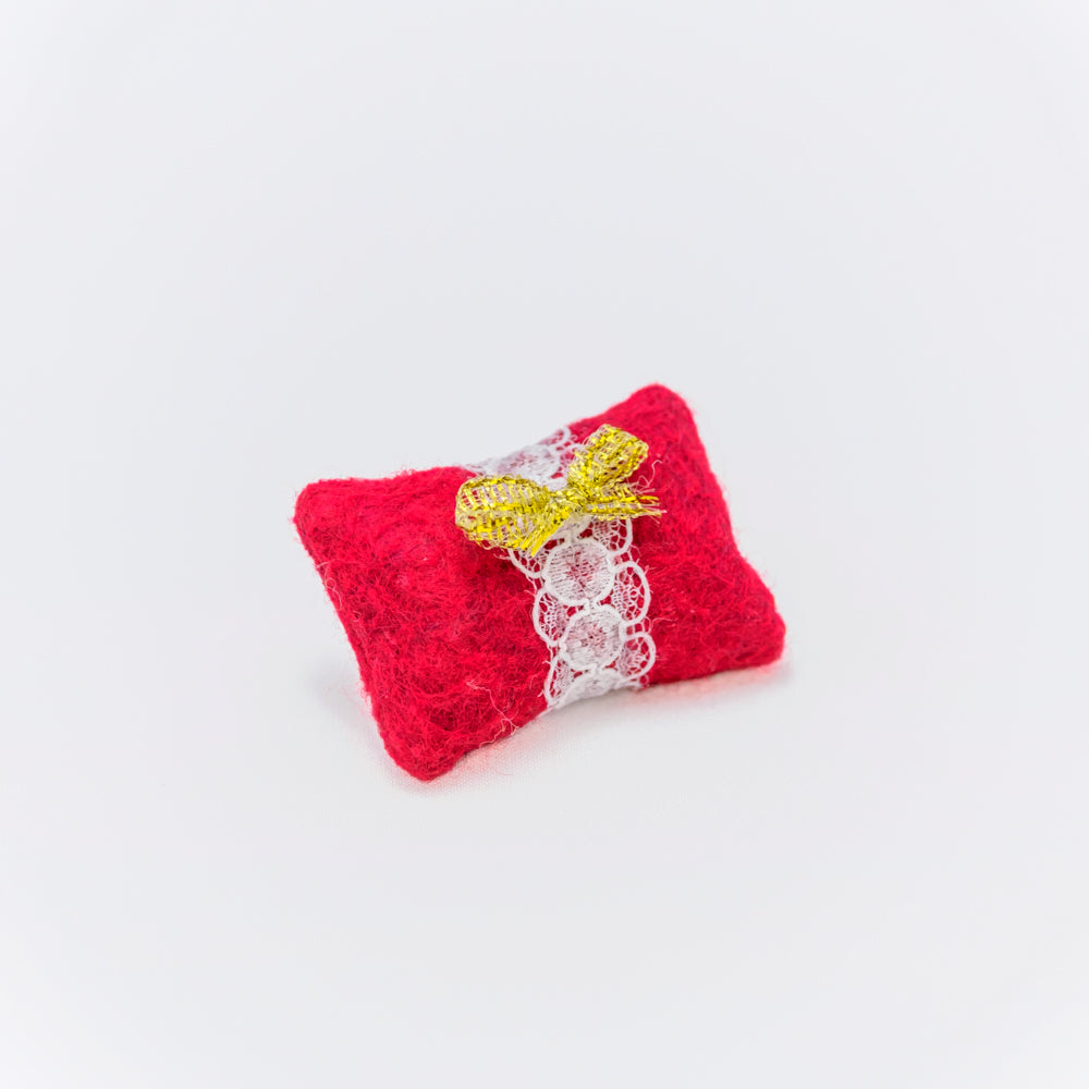 【イルムス限定】Fika Collection ふんわりクッションとココアを持つお座りニッセ