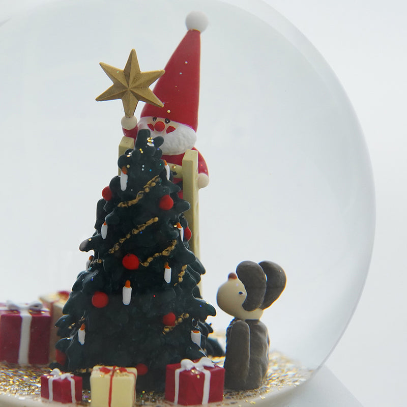 【季節限定】NORDIKA nisse クリスマス スノードーム（飾りつけをするサンタとイヌ）
