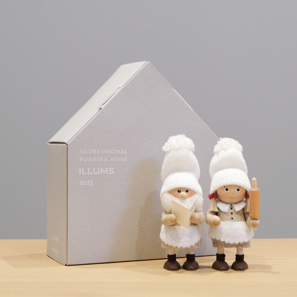 【イルムス限定】ノルディカニッセ　お茶会の準備をするエプロン姿のニッセ２０２５ イルムス限定】Fika Collection お茶会の準備をするエプロン姿のニッセ