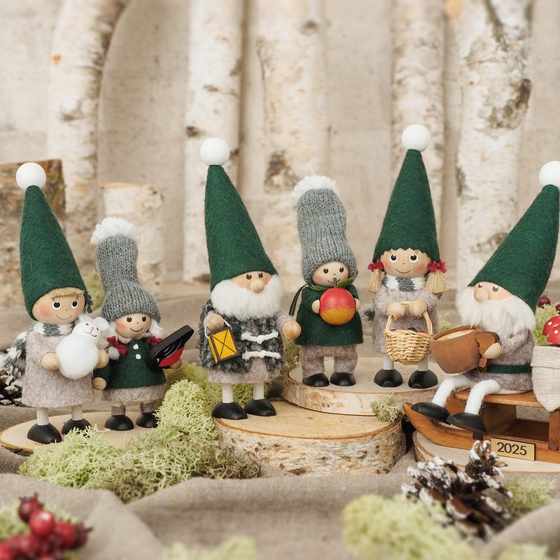 ウサギを抱えた男の子