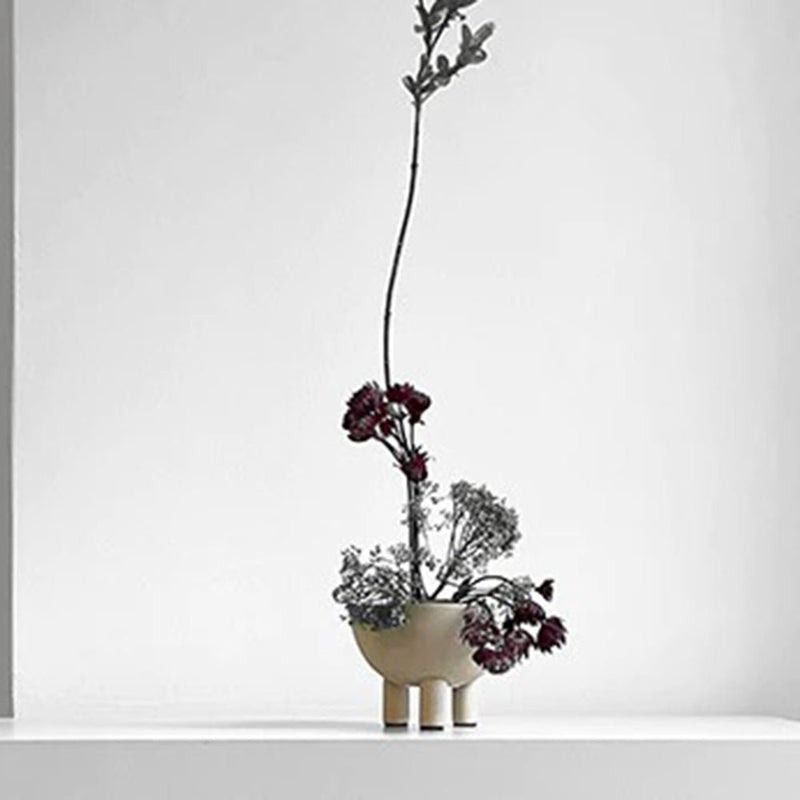 ダックボウル ミニ サンドに花を生けたイメージ