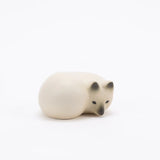 雪の中のフォックスの背中側