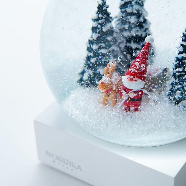 ノルディカニッセ　クリスマススノードーム　そりを引いたサンタ - イルムス オンラインストア